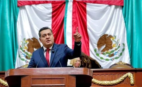 Diputado local del PAN alerta por "nueve grandes riesgos" en Programa de Ordenación de la ZMVM; se contempla un "predialazo", advierte