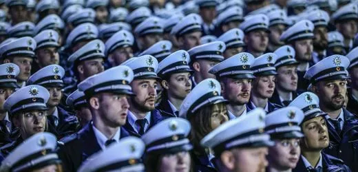 Polizei darf Bewerber wegen Patronen-Tattoos ablehnen