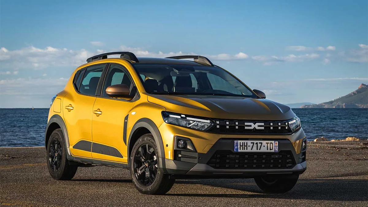El mercado del automóvil pisa el acelerador en agosto, con un avance imparable de los vehículos electrificados