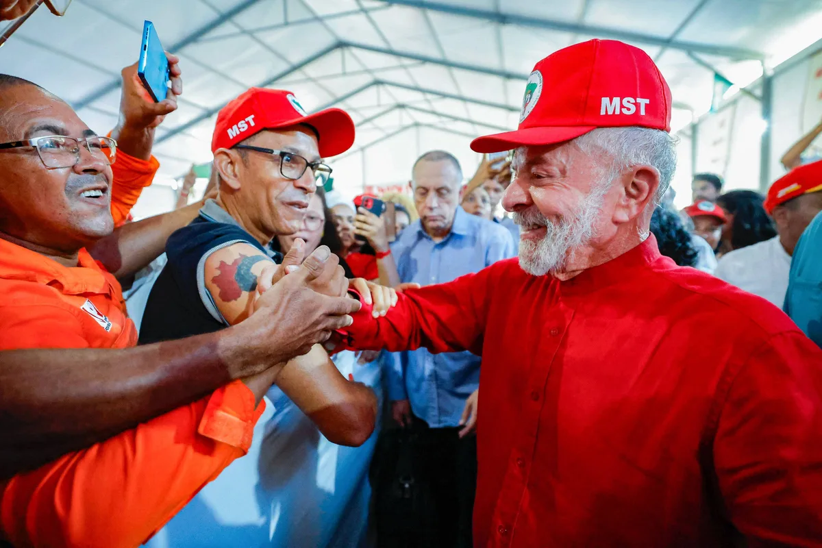 Governo Lula diz que chegará a 266 mil famílias incluídas na reforma agrária até o fim do mandato