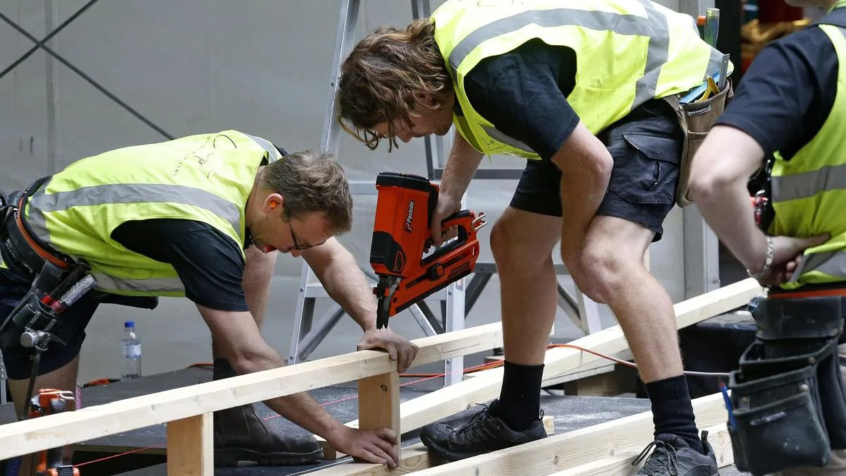More Australians have joined the workforce but finding a new job is harder