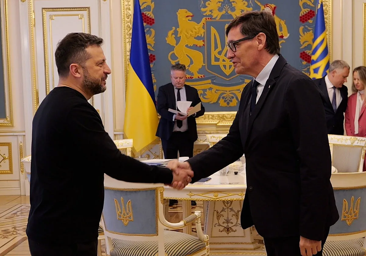 Illa le muestra su apoyo a Zelenski durante su reunión en Kiev y le invita a visitar Cataluña