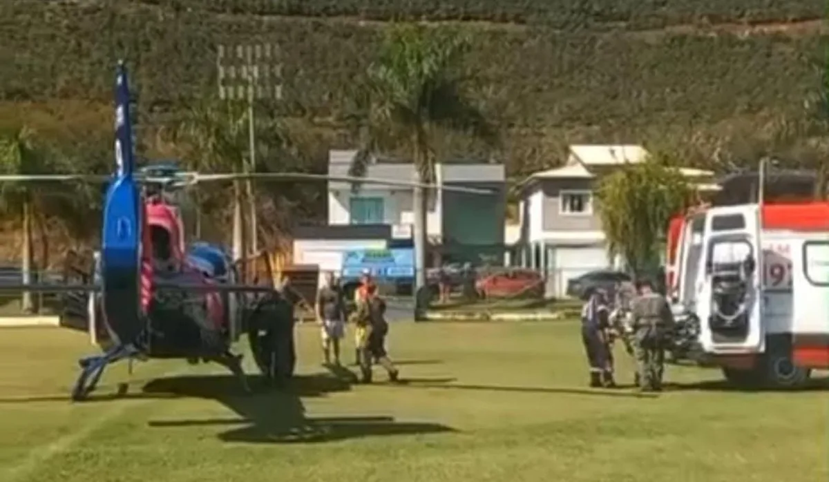 Funcionária de supermercado prende mão em moedor e é socorrida de helicóptero
