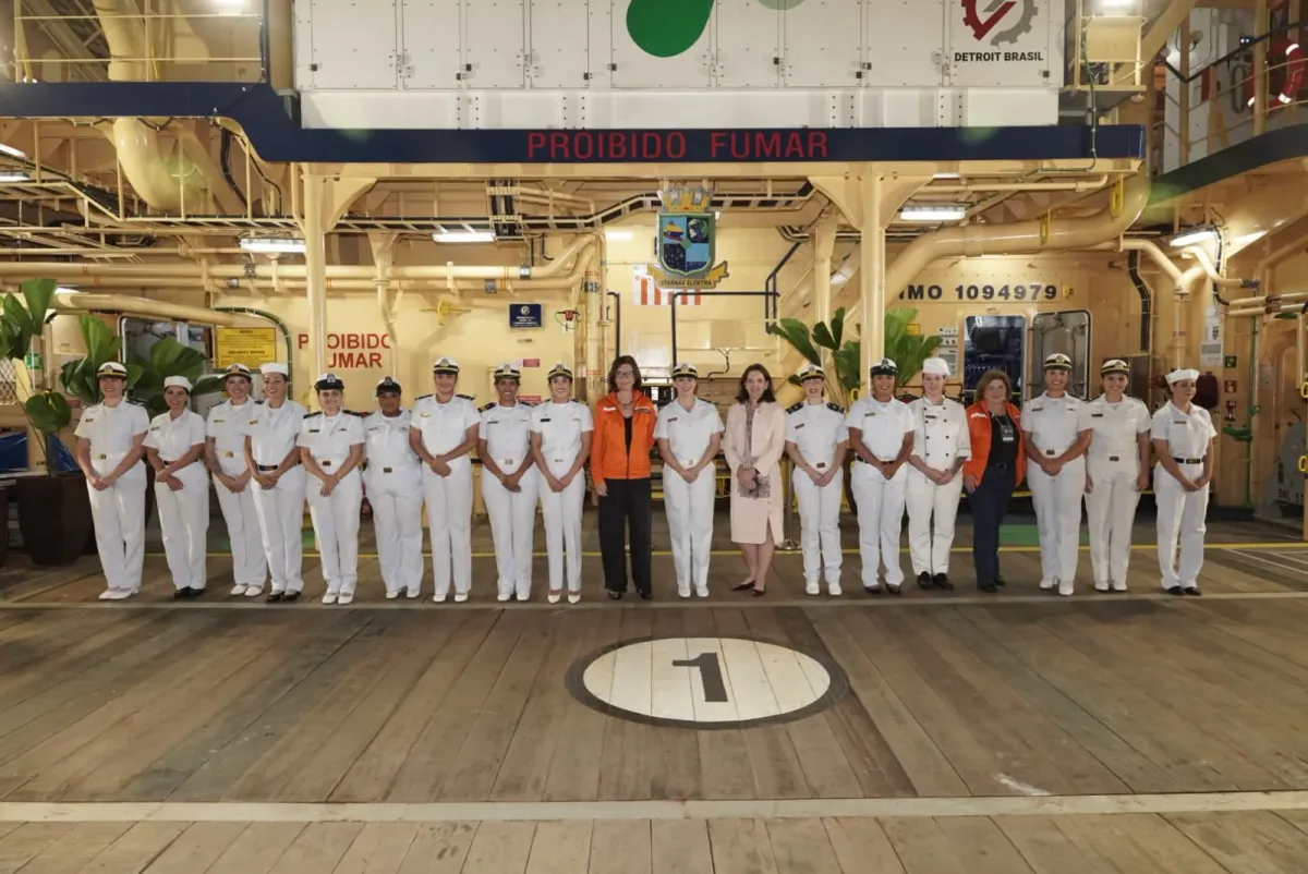 Petrobras batiza primeiro navio a navegar com tripulação 100% feminina