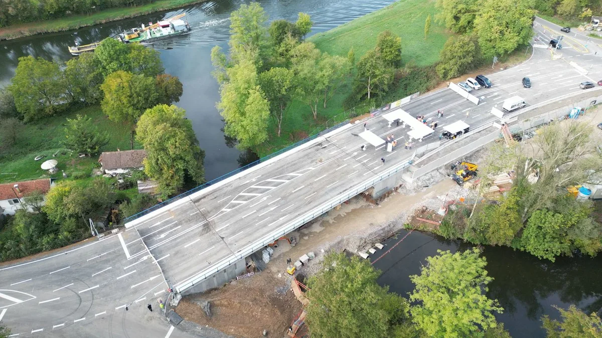 Marode Brücke ersetzt: Nur 75 Tage Bauzeit - erste Expressbrücke im Land ist fertig