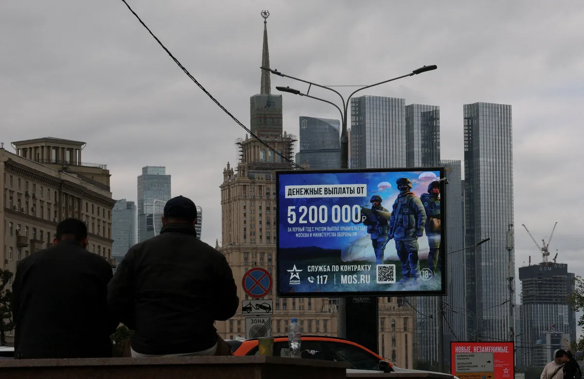 Pressions, tromperies, raids : en Russie, des civils enrôlés de force pour aller combattre en Ukraine