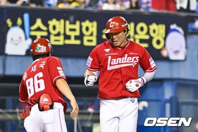 60억 다년 계약 마지막 해, 2군에서 70일 보냈다…'2경기 연속 홈런' 37세 베테랑, 유종의 미 거둘까