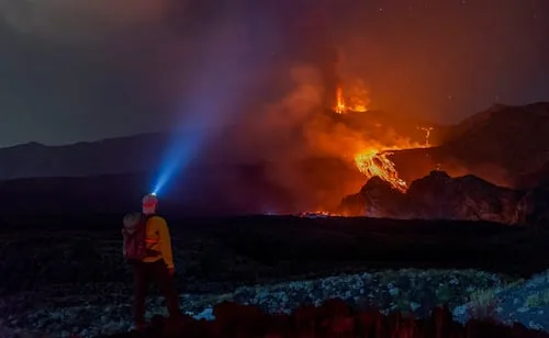 Fallece turista de EU tras ser alcanzado por un rayo en Italia; hacía senderismo en el monte Etna