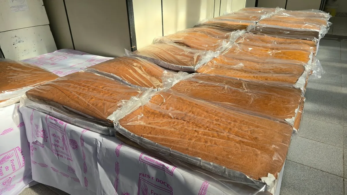 Mais de 1,6 mil ovos e 140 kg de doce de leite: bolo começa a ser preparado para o aniversário de Presidente Prudente