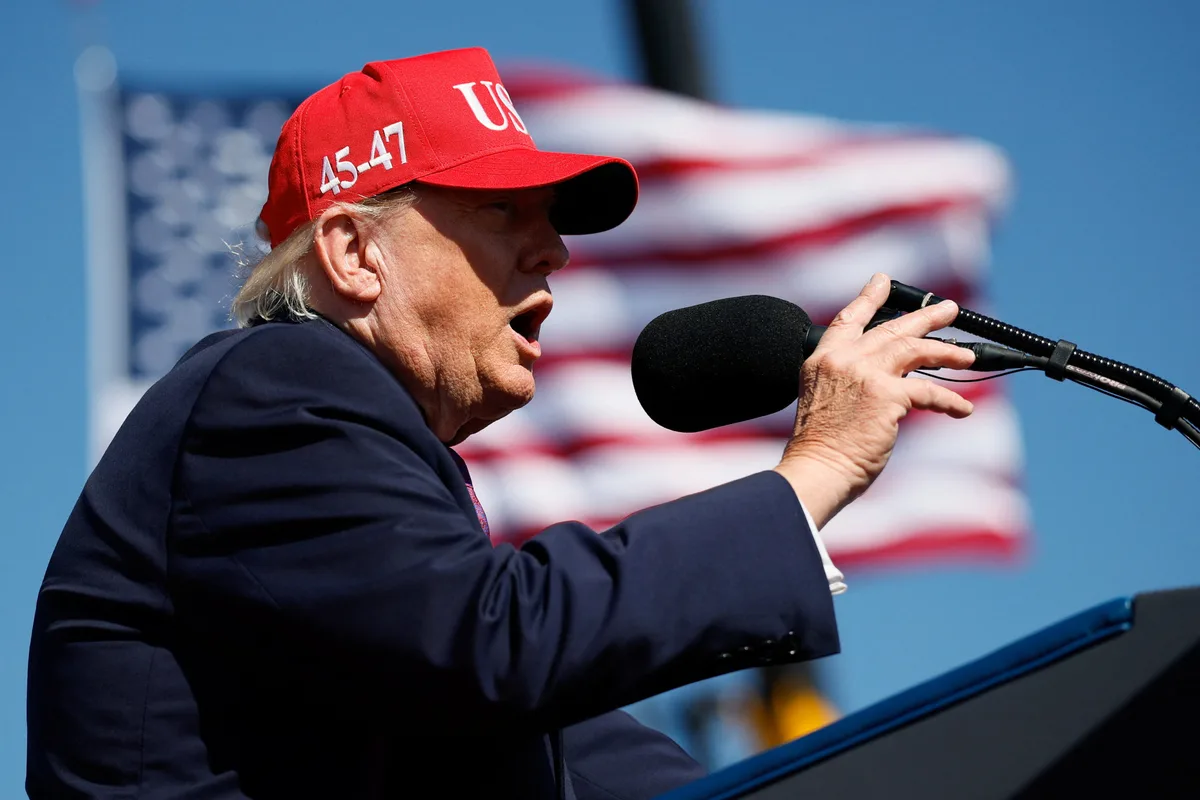 Donald Trump elogia a Sheinbaum durante mitin en Arizona: “Tiene una voz hermosa”