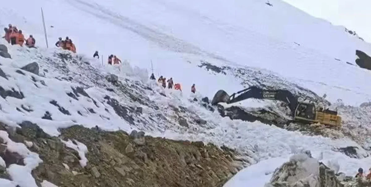 Dos trabajadores quedaron atrapados tras un alud de barro en una mina de Chile