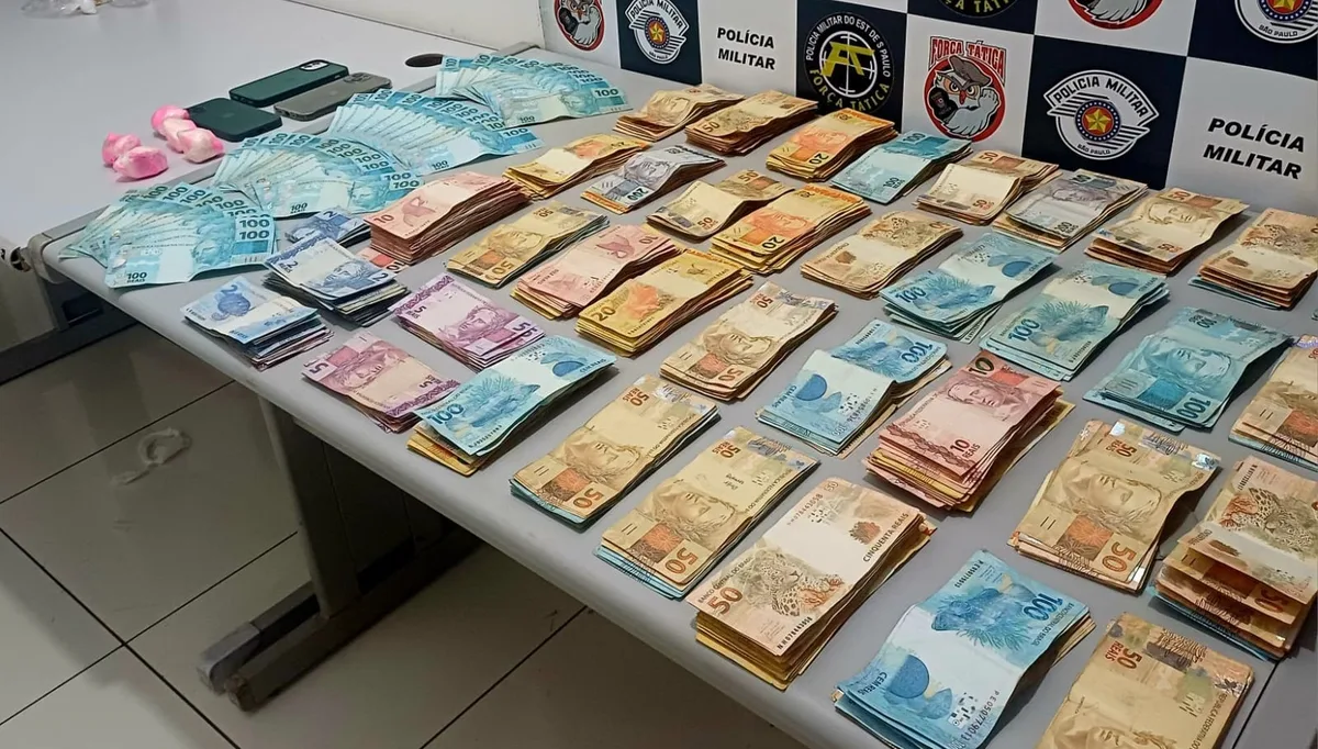 Procurado pela Justiça por tráfico é preso com R$ 37 mil e porções de drogas em Tupã