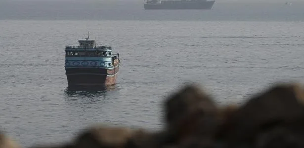 Irã rebate ameaça de Trump: 'Hormuz não será tomado por meio de um tuíte'