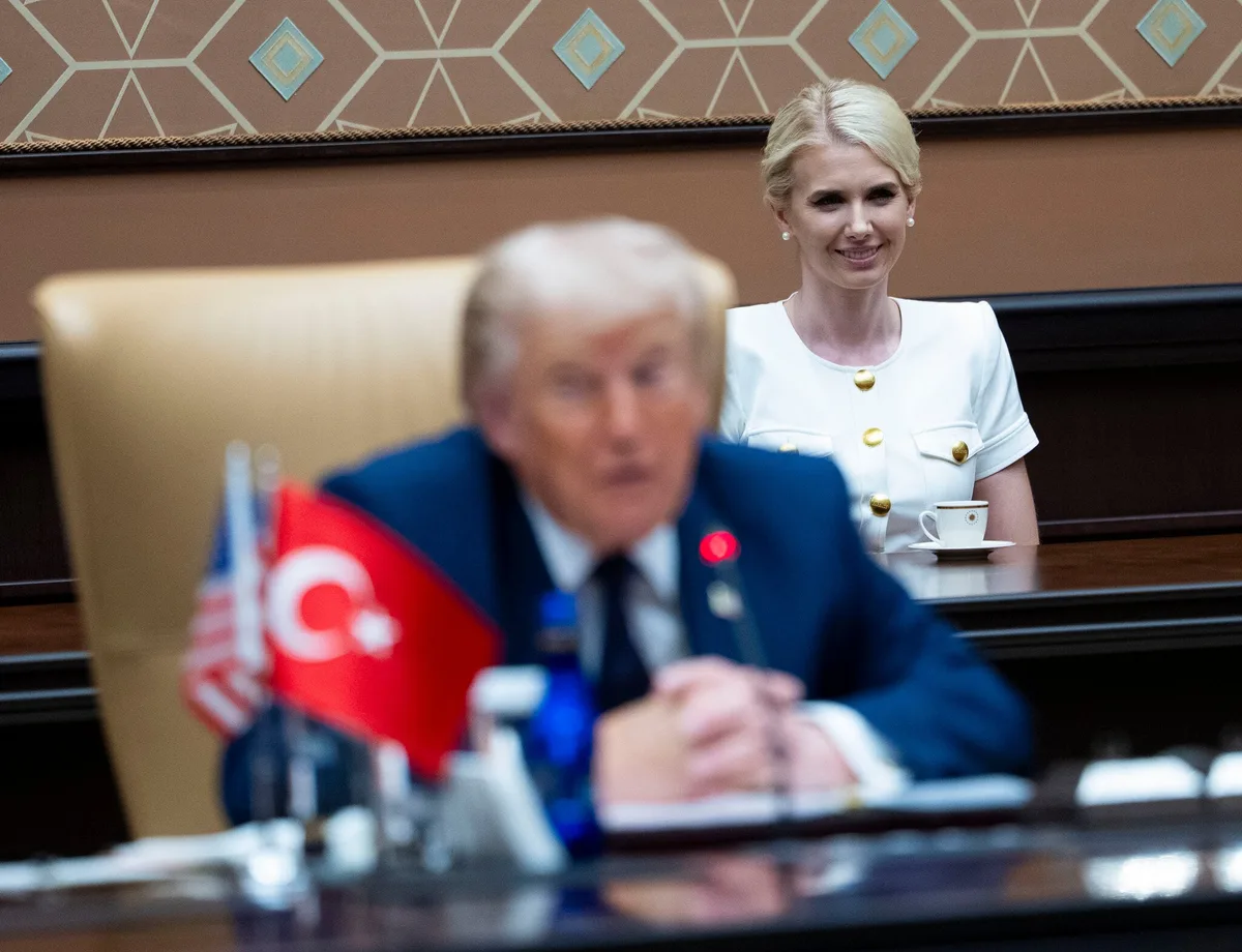 Ella es la ayudante más devota de Trump. ¿Qué hace exactamente?
