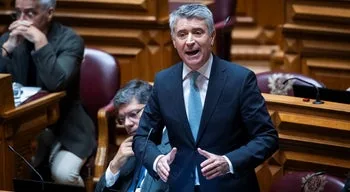 José Luís Carneiro protege MAI e fala em "todo o Governo" como fonte de intranquilidade
