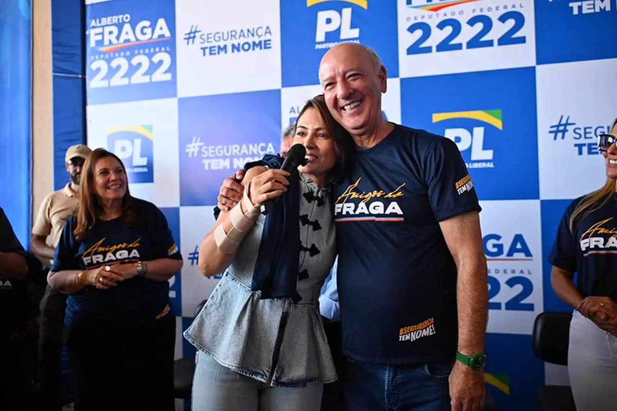 “Respeito, mas não é meu candidato”, diz Michelle em evento com Arruda