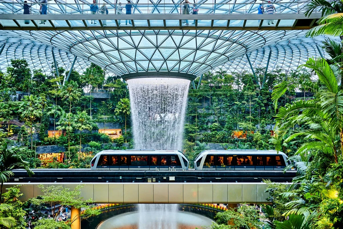 British man charged for Singapore airport theft after returning to terminal two years later