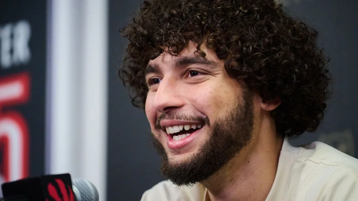 How rookie Allen Graves fits in as Raptors’ contention window opens
