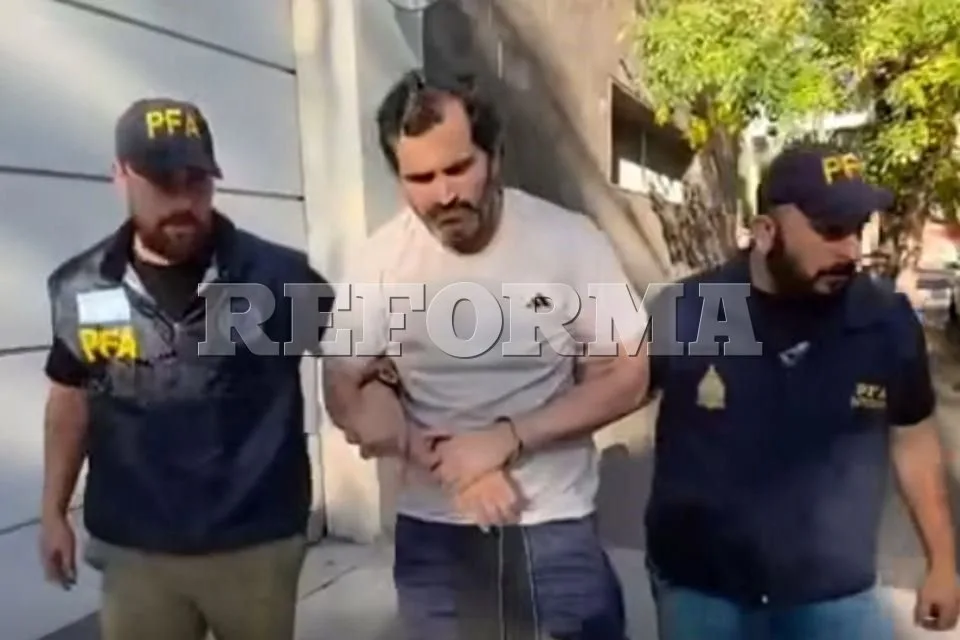 Trasladan a Contralmirante Farías a México