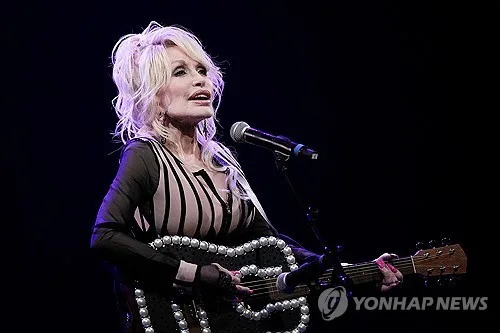 美 '컨트리음악 여왕' 돌리 파튼 별세…향년 80세
