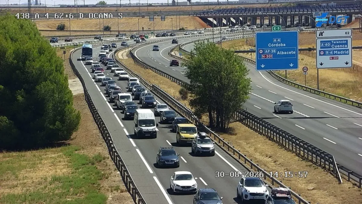Varios accidentes han complicado los accesos a Madrid, Valencia y Sevilla en la operación retorno de agosto
