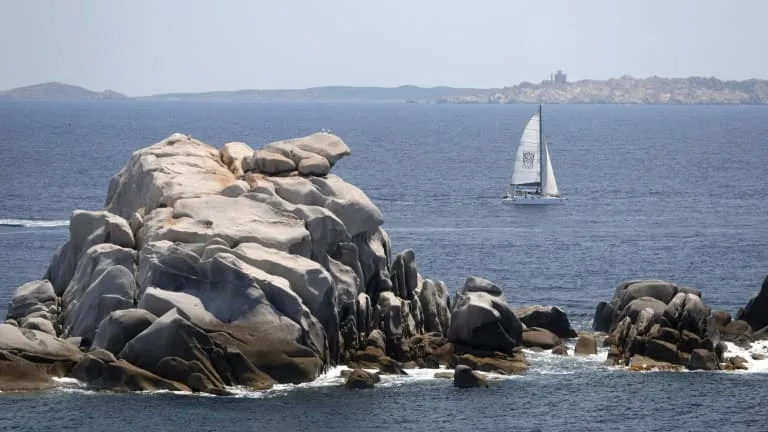 Des opérations de recherches lancées pour un voilier à la dérive au large de l'île d'Yeu