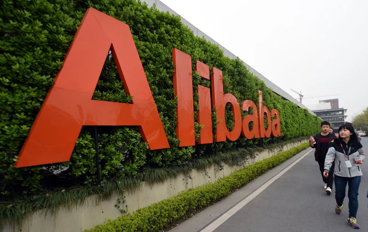 Lucro da Alibaba cai 75% com gastos em inteligência artificial