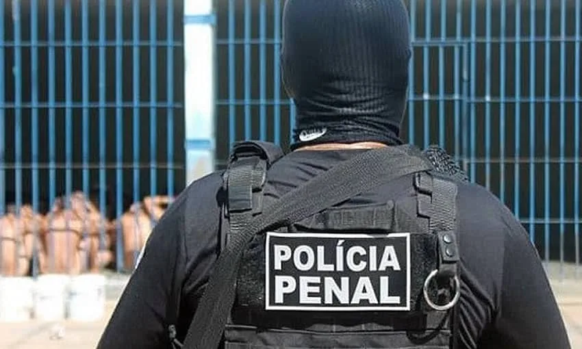 Policial penal é afastado após fuga de interno em presídio do Acre