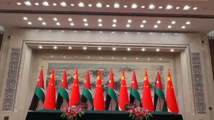 Xi, Jordan's king attend signing ceremony of cooperation documents