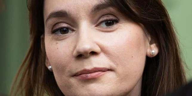 Xenia Fedorova : le tribunal administratif de Paris rejette le recours en référé-suspension contre l’expulsion de la propagandiste russe