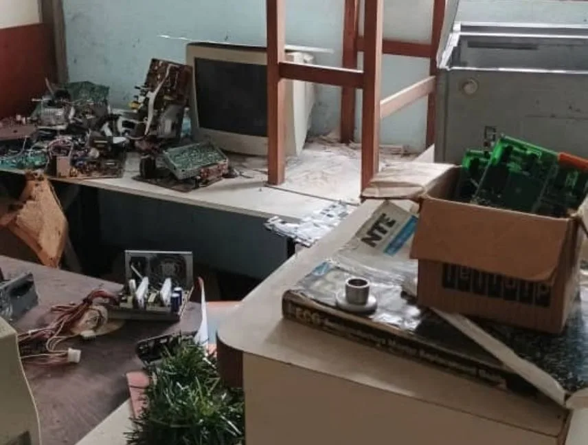 Denuncian abandono de transporte e instalaciones de la Unexpo