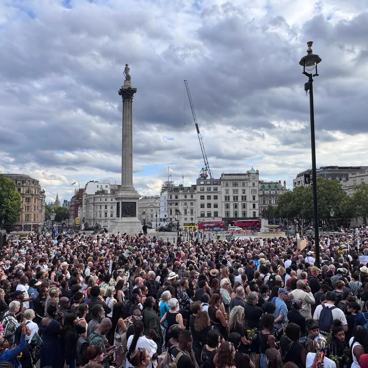 Großbritannien - Zehntausende fordern Aufklärung nach Tod von Cambridge-Professor - Mahnwache auf dem Trafalgar Square
