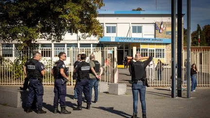 L'adolescent à la main arrachée "conteste formellement" avoir ramassé la grenade en marge du blocage de son lycée, selon son avocate