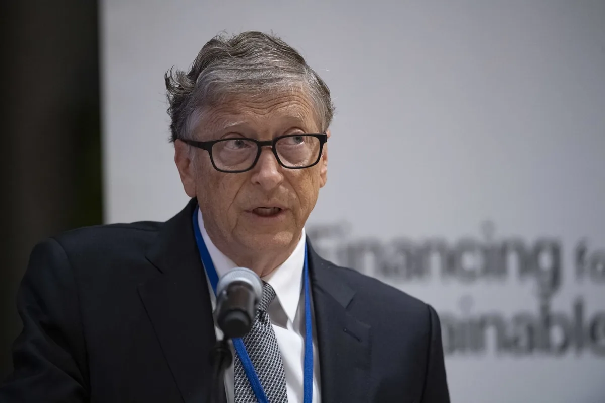 Bill Gates defende empregos reservados a humanos diante do avanço da IA