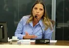 Vereadores cassam mandato da prefeita de Japeri (RJ), mas absolvem vice