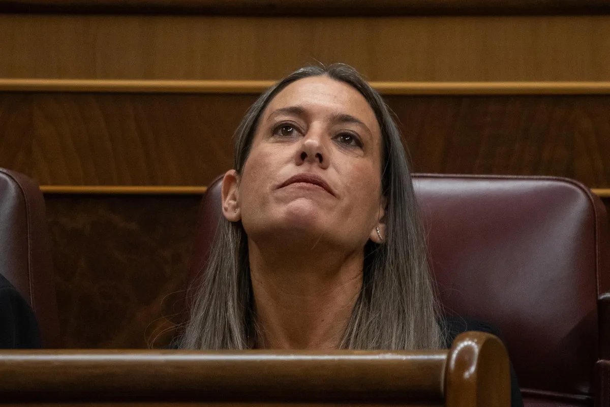Junts pide explicación a Interior por detener a un fan del Barça con estelada y llama "animales" a los policías