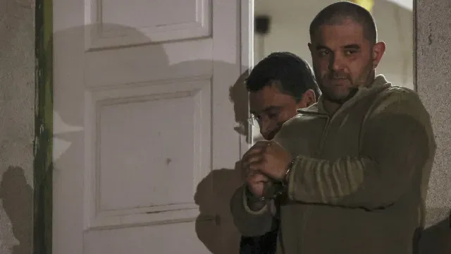 Cédric Prizzon terá obrigado filho a pegar nos corpos da mãe e madrasta