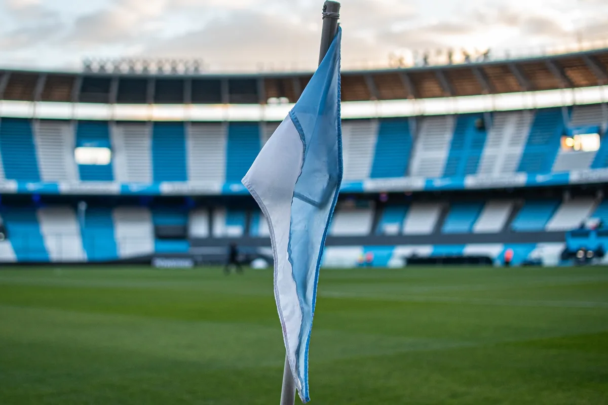 Racing, en una encrucijada: desencanto de la gente, desgaste dirigencial y un proyecto futbolístico en el abismo