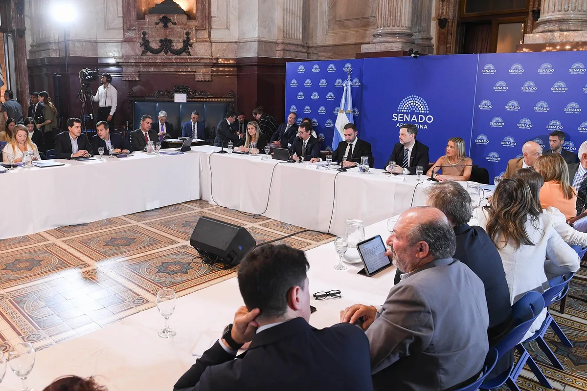 Jubilaciones y deuda, los dos rubros que más se adelantaron en las partidas para este año antes del Presupuesto 2027