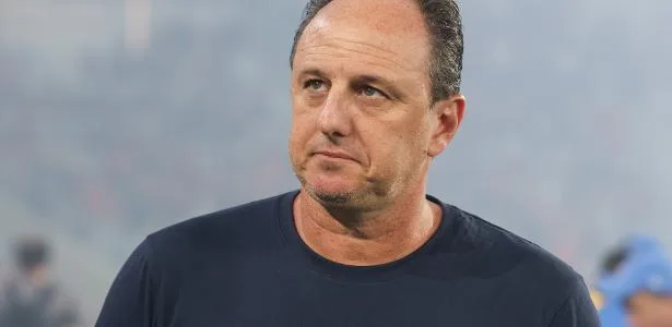 Após derrota, Ceni chama Daronco de 'caseiraço' e discute com jornalista