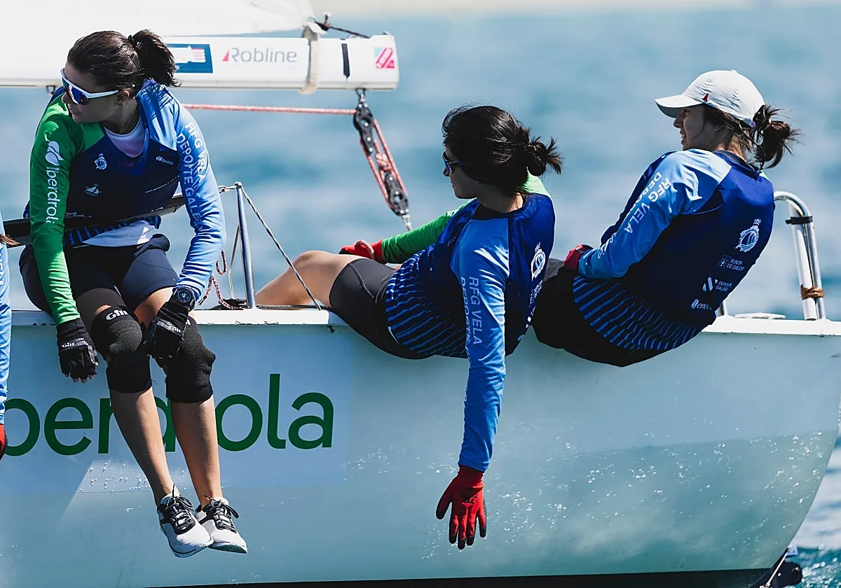 La Liga de Vela Femenina bate su récord de participación en Vilagarcía