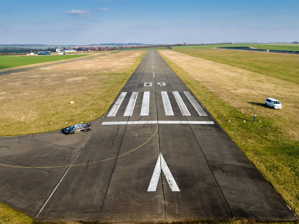 Schiphol é o aeroporto europeu com mais voos comerciais. Charles de Gaulle fica em segundo