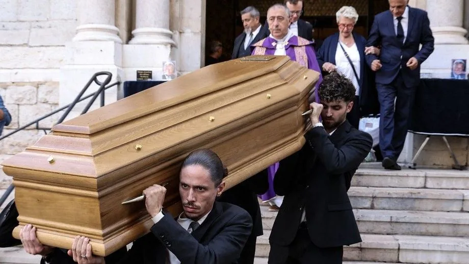 EN IMAGES - À Cannes, un dernier hommage des Grosses Têtes à Philippe Bouvard