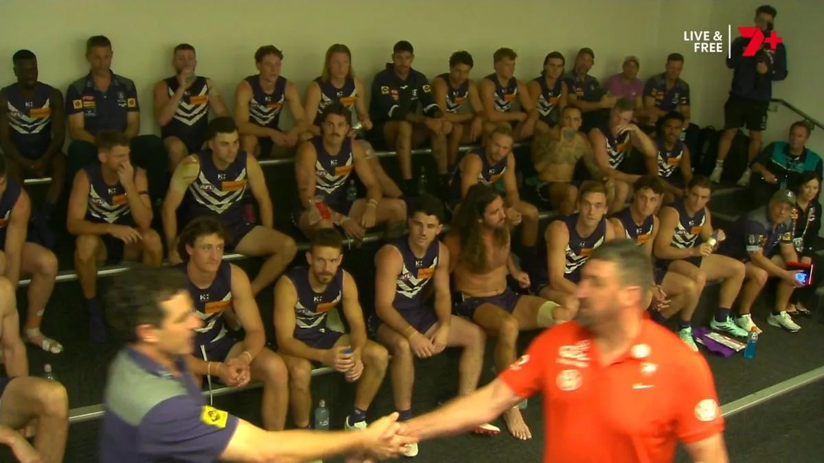 Sydney coach Dean Cox wins praise for ‘classy’ act immediately after loss to Fremantle