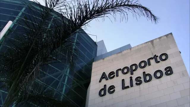 Cidadão estrangeiro detido no aeroporto de Lisboa com 12kg de cocaína