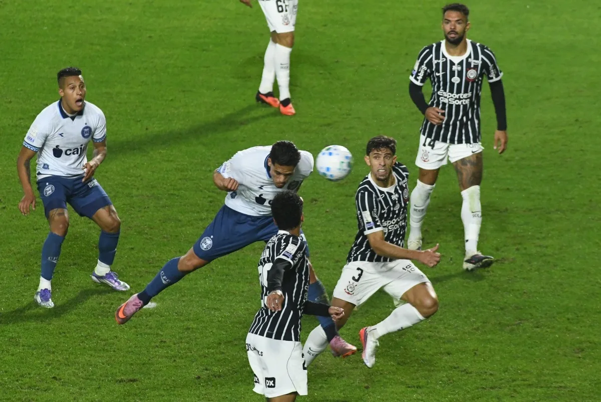 Brasileirão: Coritiba derrota o Corinthians no Couto Pereira
