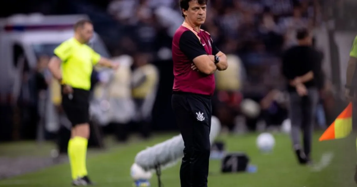Direção do Corinthians avalia demissão de Fernando Diniz