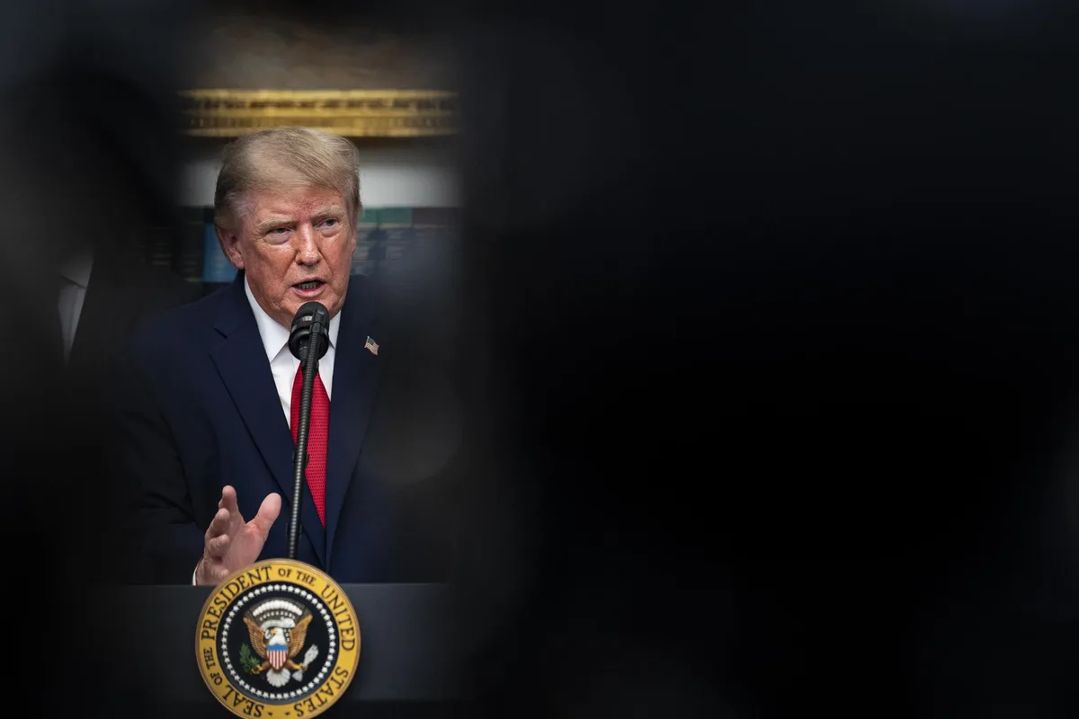 Debido a la prolongación de la guerra y sus mensajes contradictorios, pierde Trump credibilidad