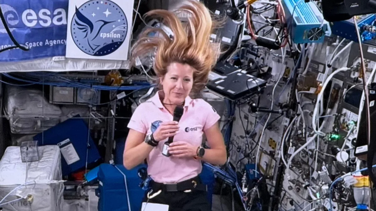 Sophie Adenot n’oublie pas la rentrée et adresse un message d’encouragement aux élèves depuis l’espace