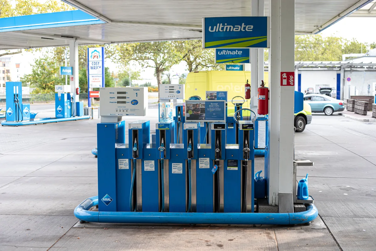 Carburant : aides ciblées, baisse des taxes... Ces mesures prises en Europe face à l'envolée des prix